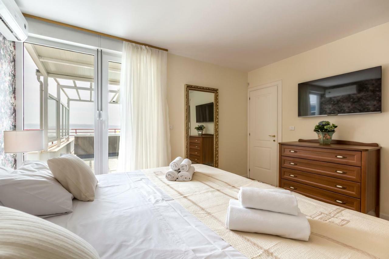 Seaside Penthouse With Hot Tub Sky Living Apartment Split Luaran gambar