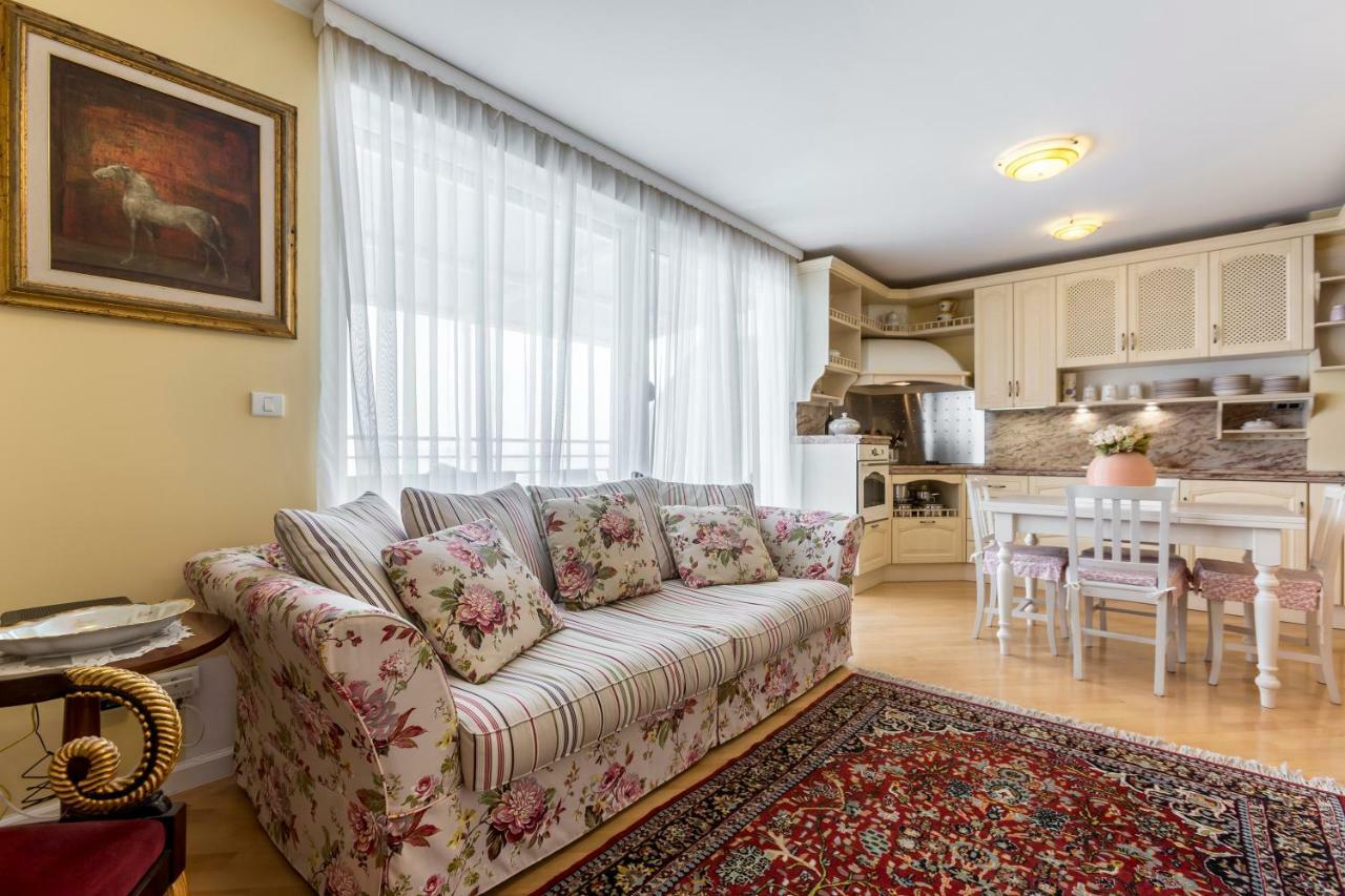 Seaside Penthouse With Hot Tub Sky Living Apartment Split Luaran gambar