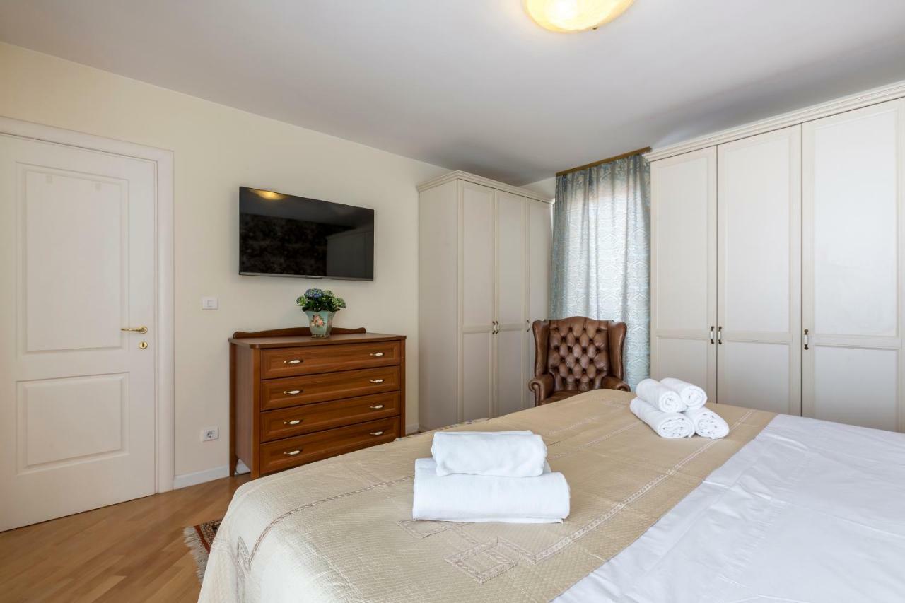 Seaside Penthouse With Hot Tub Sky Living Apartment Split Luaran gambar