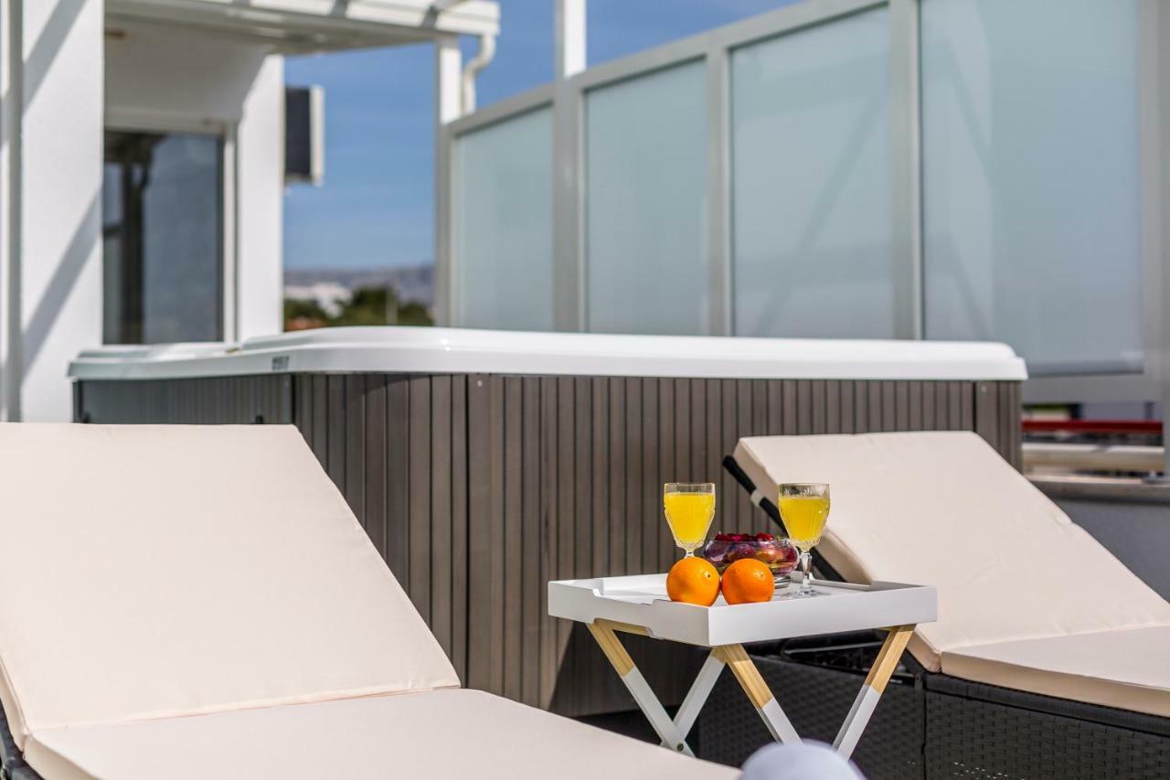 Seaside Penthouse With Hot Tub Sky Living Apartment Split Luaran gambar